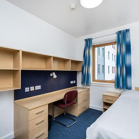 1 Night Free Comfortable Ensuite Rooms, Gillingham - Sk Hoo Eksteriør billede