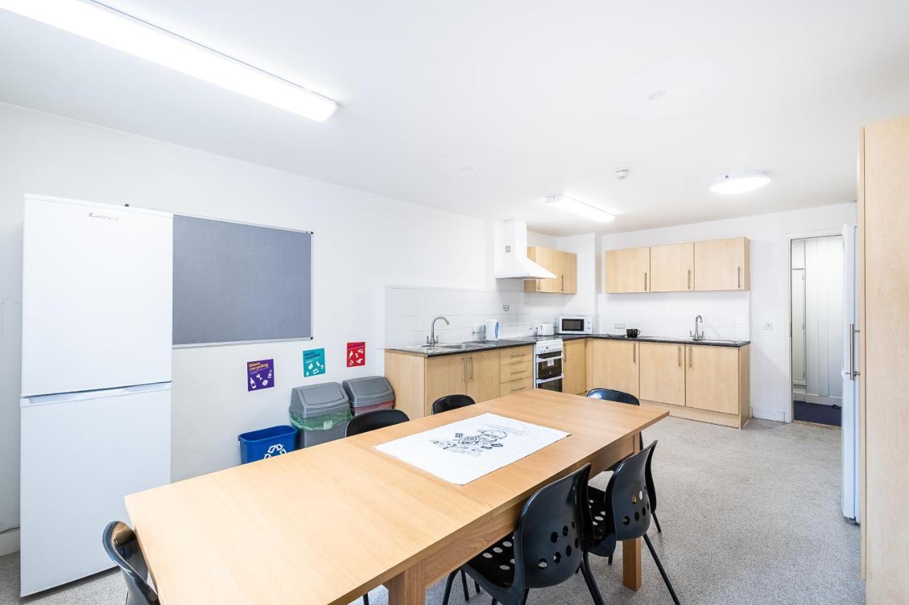 1 Night Free Comfortable Ensuite Rooms, Gillingham - Sk Hoo Eksteriør billede