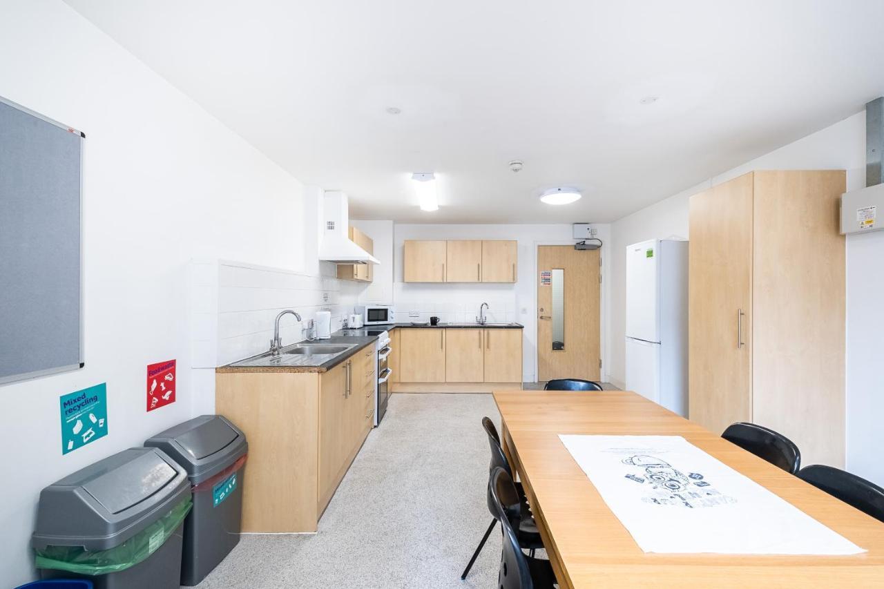 1 Night Free Comfortable Ensuite Rooms, Gillingham - Sk Hoo Eksteriør billede